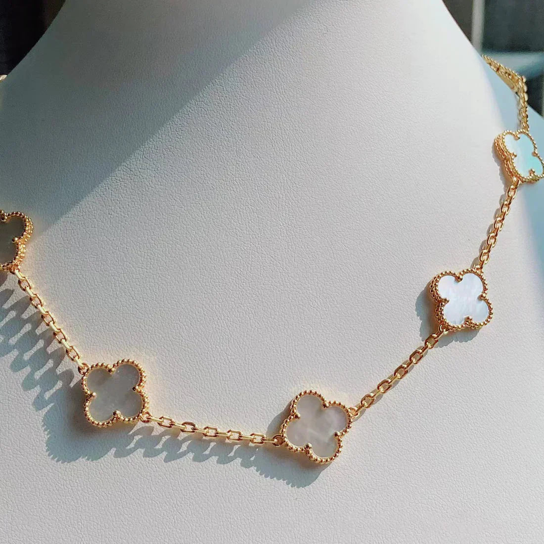CLOVER | Collana Bianca 10 Motivi