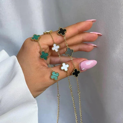 Set di Bracciali a Tre Pezzi con Trifoglio