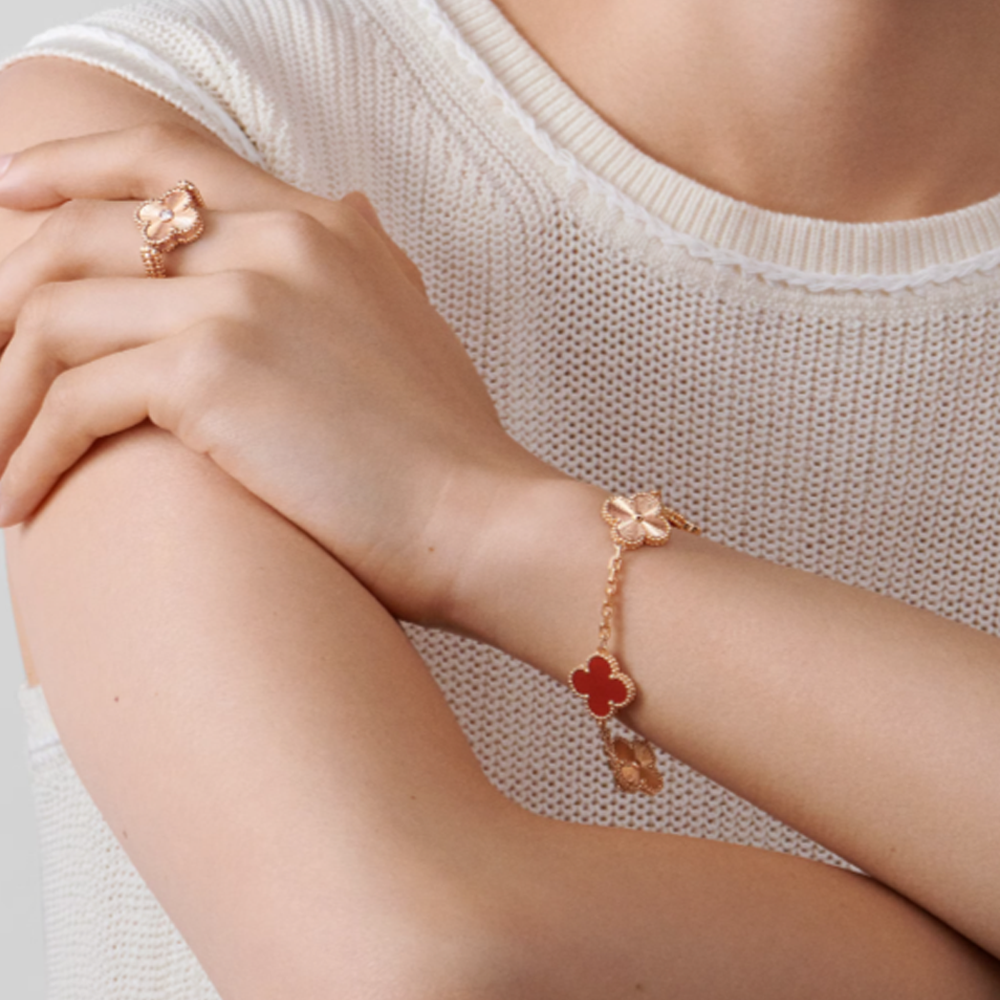 CLOVER | Bracciale in Rosa Oro Rosso Guilloché